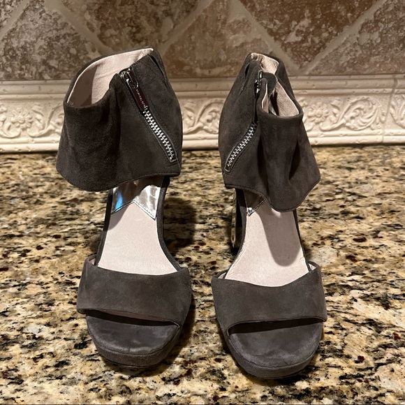Michael Kors Suede 5” Mirrored Thick Heels with Zipper Size 8 - Picture 7 of 14